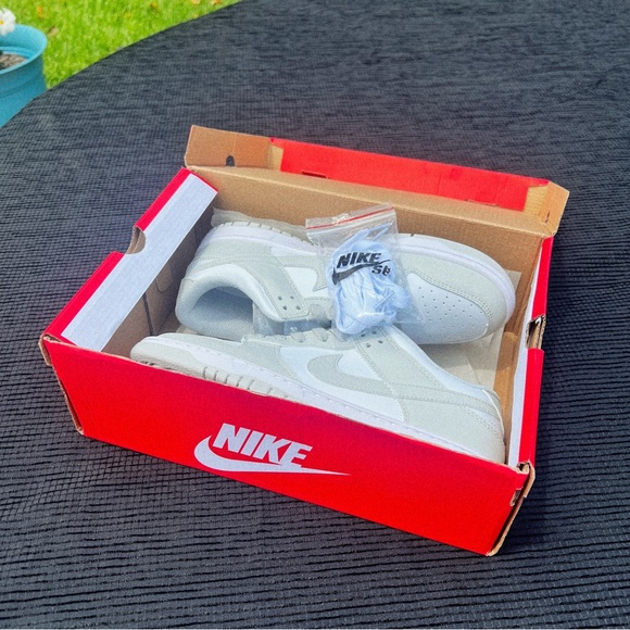 Nike Dunk Low Retro Grey Fog Retro Casual
Sneaker Grey {SIZE 8.5} 🔥😶‍🌫️ - Picture 12 of 12